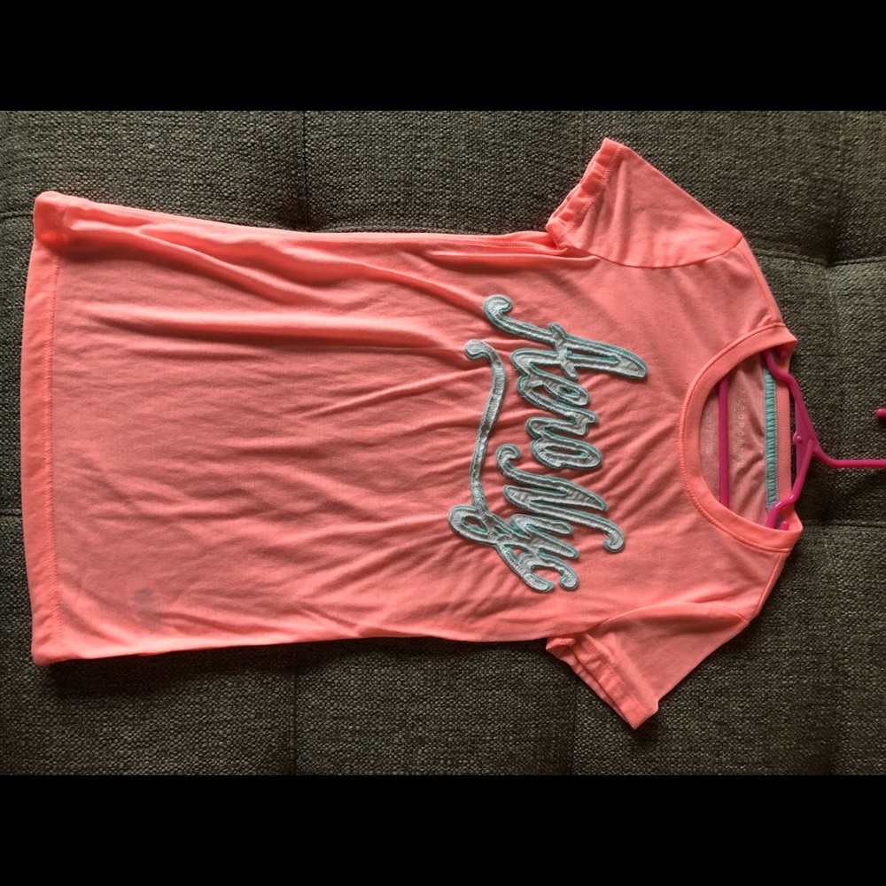Peach Aeropostale tee 😛